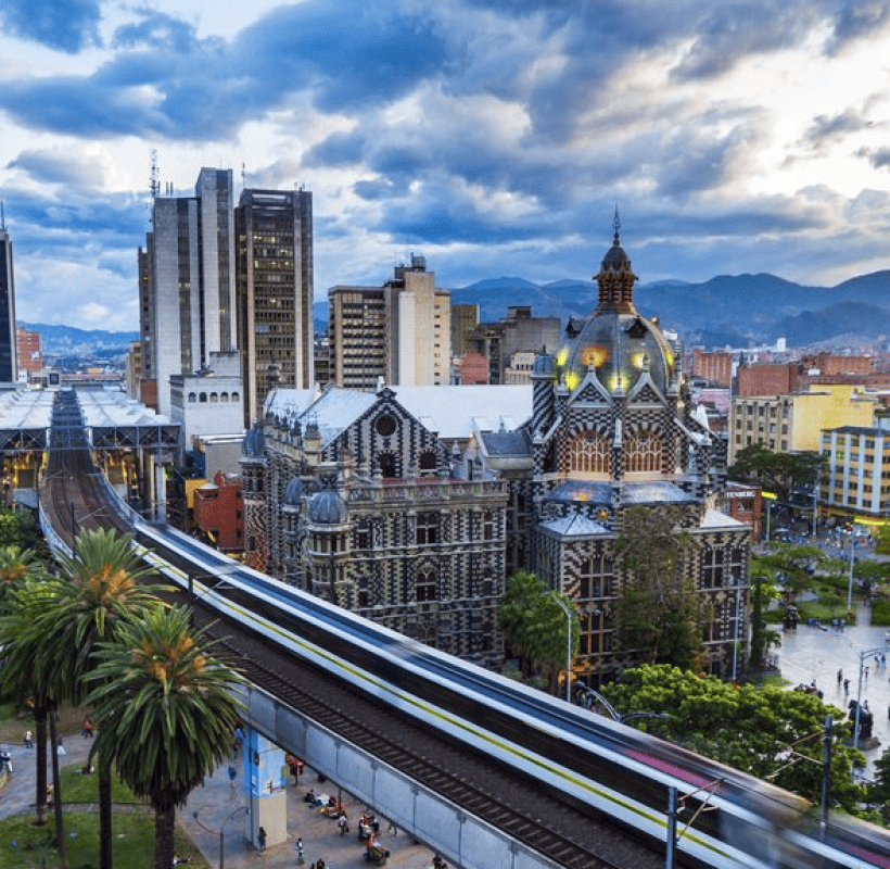 Medellin-Cartagena-port-img 1